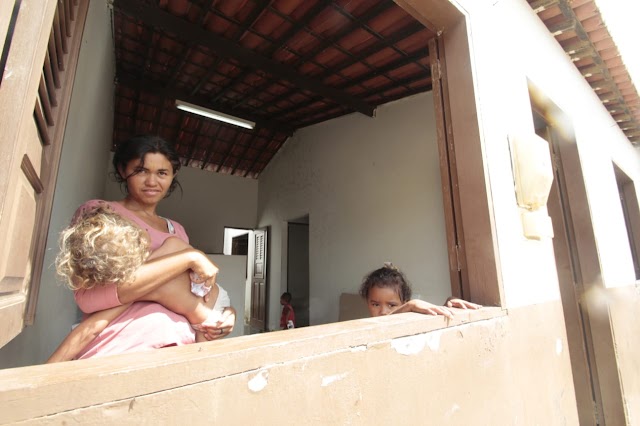 Famílias que moram em lixão de Floresta começam a ser realocadas para casas dignas, após ação da FPI