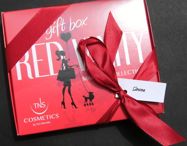 TNS Red Vanity make up collection
