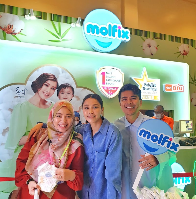 MOLFIX Malaysia Jenama Lampin Pakai Buang Sambut Ulang Tahun Pertama Bersama Duta Scha Al-Yahya dan Awal Ashaari   