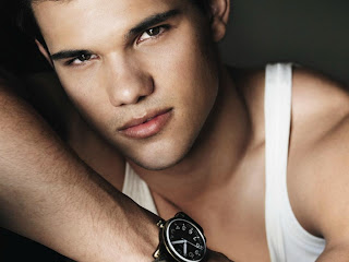 Taylor Lautner hd Wallpapers 2012