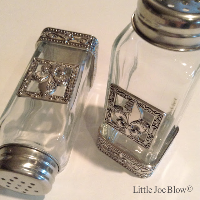 Fleur De Lis Salt and Pepper Shakers by Ganz photo 3