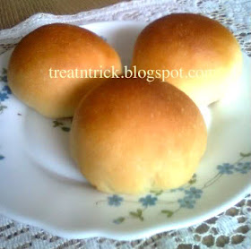 Curry Bun Recipe  @ treatntrick.blogspot.com