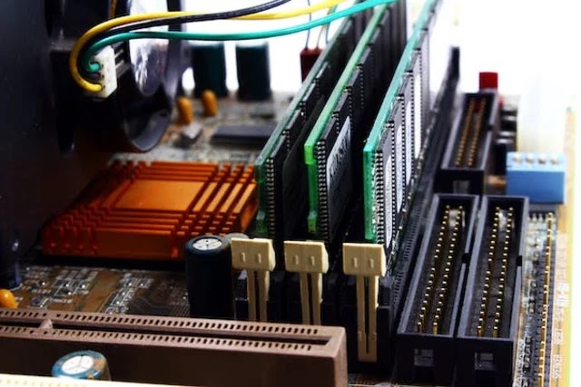 كيفية اختيار ذاكرة الوصول العشوائي RAM لجهاز الكمبيوتر القديم الخاص بك بأفضل سعر
