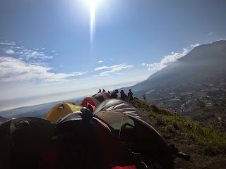 trekking vacations, trekking tours indonesia, mount andong, mt andong, base camp