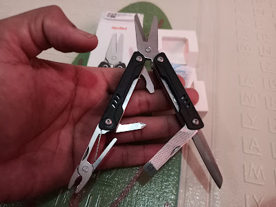 Tampilan Belakang NexTool Mini Sailor (Scissors Version) Ketika Semua Tools Dibuka