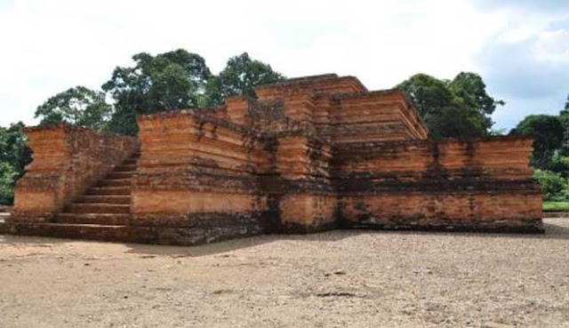  yaitu sebuah kerajaan yang pernah berdiri antara tahun  SEPULUH CANDI PENINGGALAN KERAJAAN MAJAPAHIT 