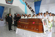 Lomban Hadiri Pemakaman Mantan Walikota Bitung Alm. Hanny Sondakh