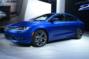 2016 Chrysler 200 Convertible and SRT Specs Review