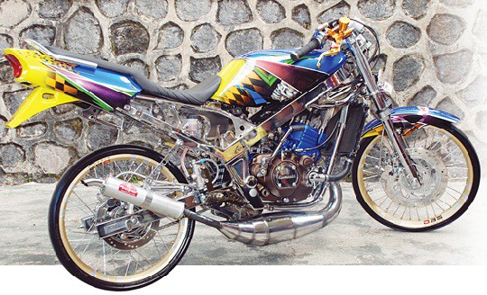 modifikasi motor ninja r warna hijau  tahun ini