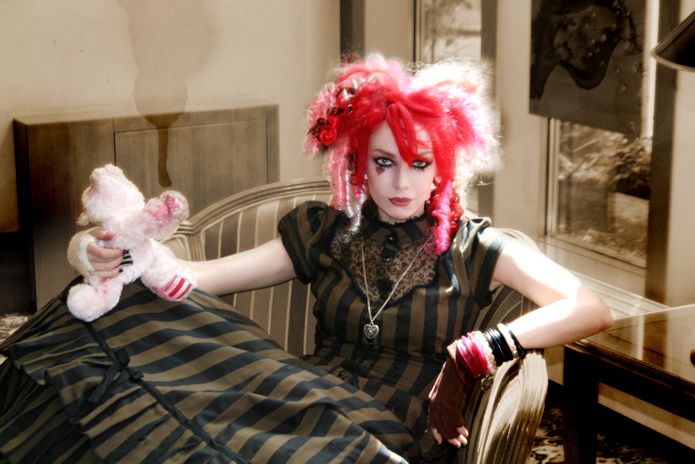 El siguiente acoplado contiene todos los temas de Emilie Autumn que no