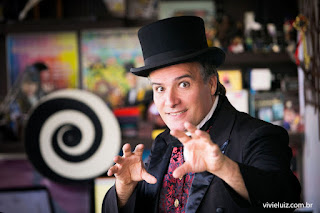 Tio%20Andre%20 De graça: Hora da Alegria com teatro e magia
