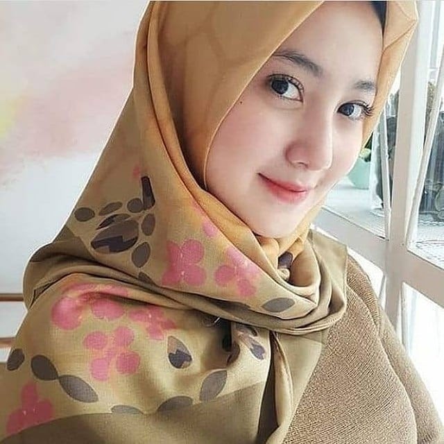 Hijab Girl Mirror Selfie
