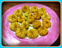 http://www.momrecipies.com/2014/08/modak-fried-modak.html