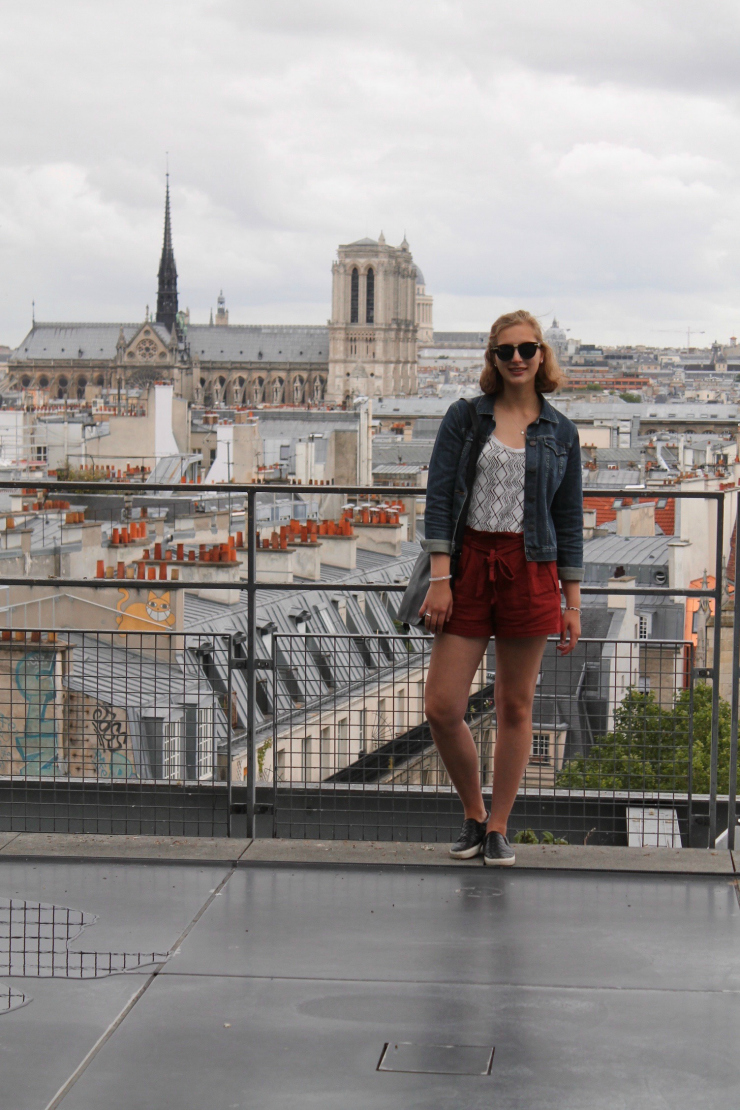 Linen rust colored shorts and jean jacket in Paris #ootd