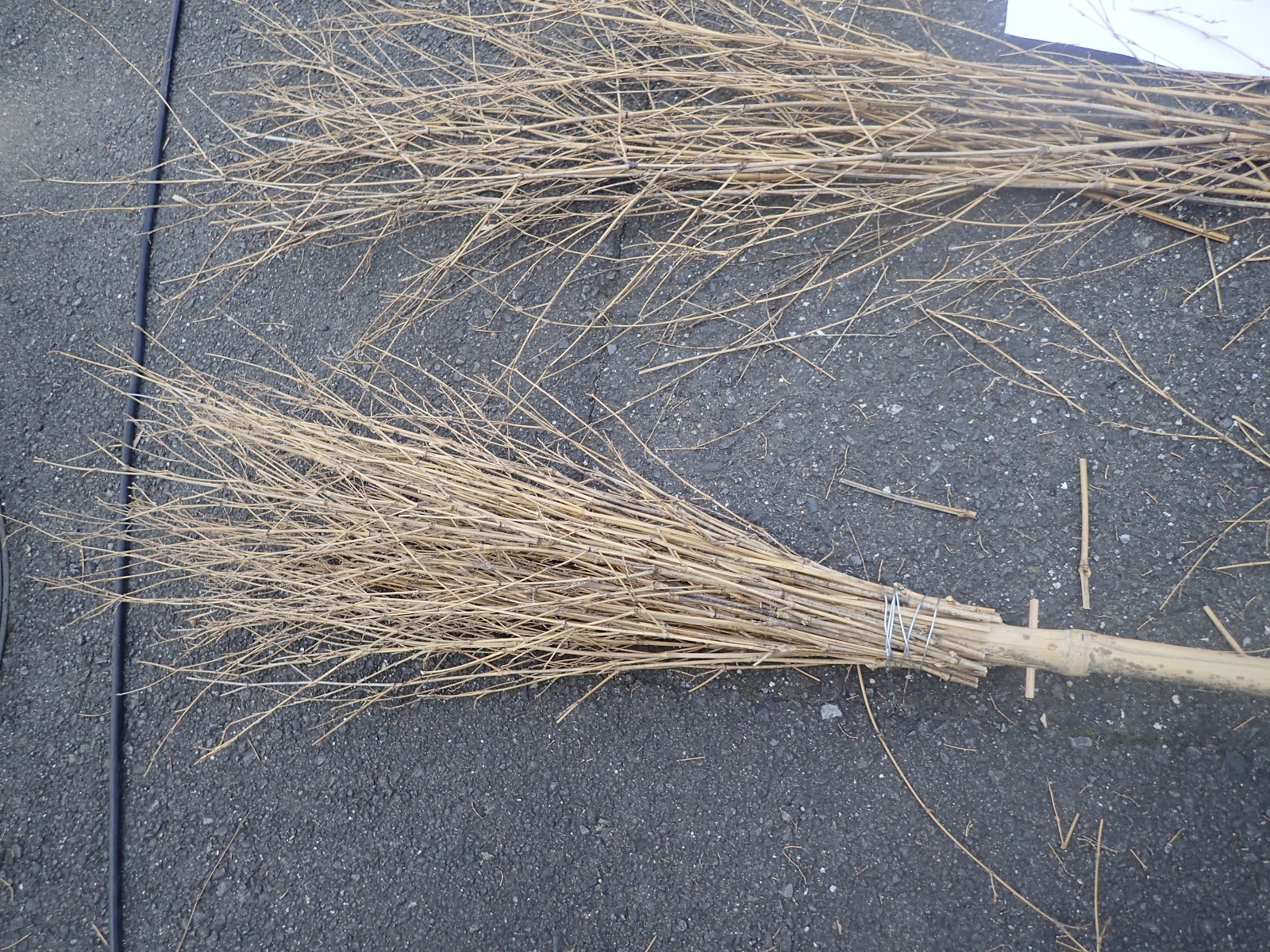 竹細工教室で 竹ぼうき をつくる 詳しい作り方も 珍妙雑記帖