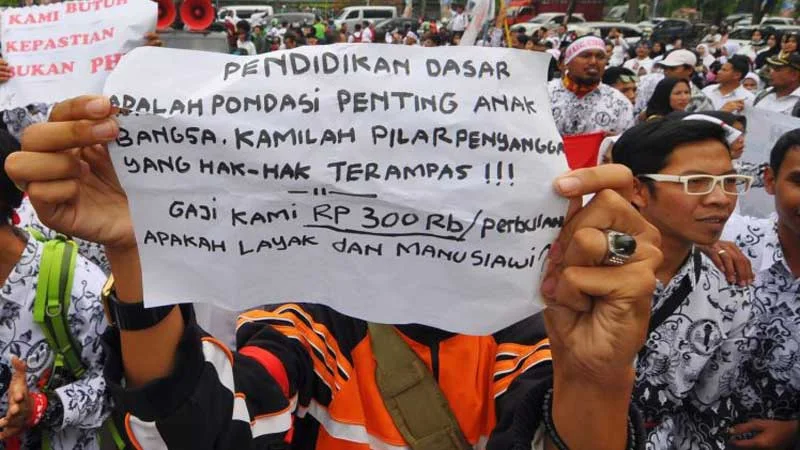 Pemerintah Diminta Tak Banyak Alasan Soal Pengangkatan Guru Honorer