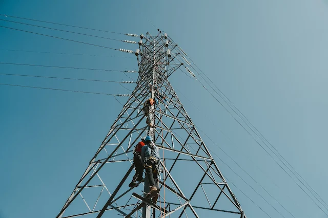 Peta jaringan transmisi Green Super Grid PLN sepanjang 47.758 km di Indonesia, mendukung energi terbarukan.