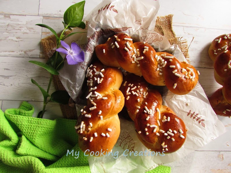 Козуначени кифли и кръфини с кондензирано мляко * Treccine brioche con latte condensato 