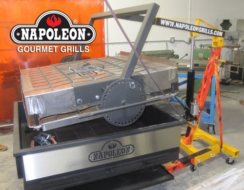 World's Largest Hamburger Contender from Canada Weighed In at 590 Pounds 06