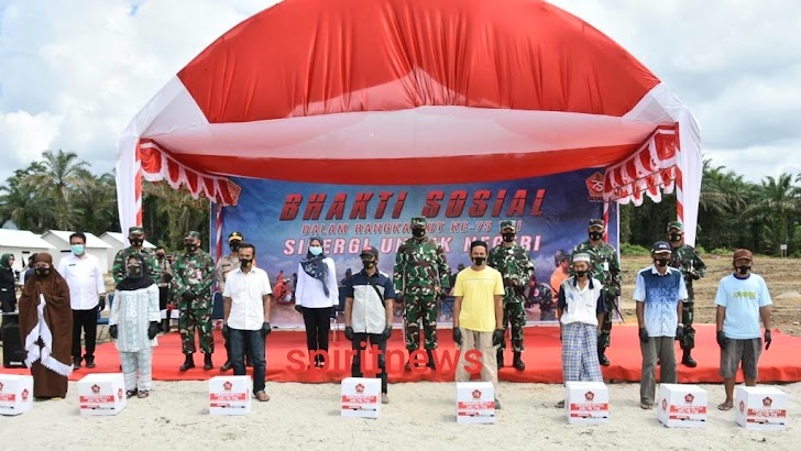 Pangkogabwilhan II, Didampingi Pangdam XIV/HSN, Pada Giat Bakti Sosial Diwilayah Korem 141/Tp