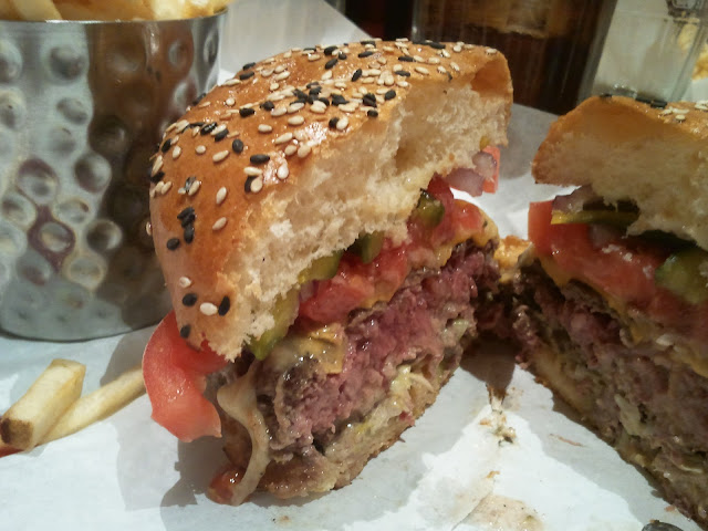 Burger & Lobster Burger - cut-through