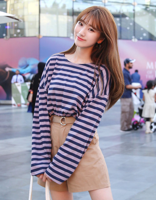  Extended Sleeve Round Neck Striped T-Shirt