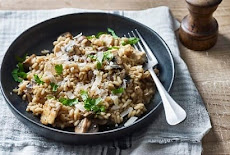 ريزوتو Risotto الدجاج والفطر كريمي ، غني ولذيذ حقًا.