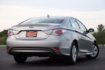 2011 Hyundai Sonata Hybrid Review