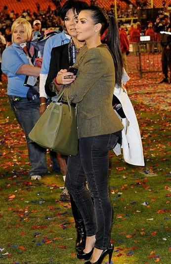 Kim_Kardashian_super_bowl_2010_Hermes_birkin
