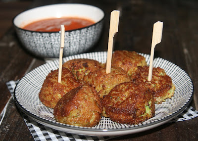 alt="Boulettes de courgettes et parmesan"