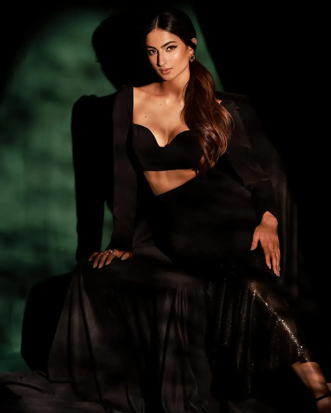 Palak Tiwari cleavage hot stylish black outfit