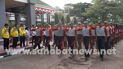 Defile Pemkab Pinrang HUT RI 73 Diwarnai Aksi Sosial Untuk Korban Gempa NTB