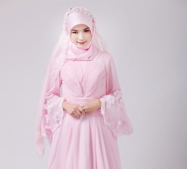 21 Model  Gaun Pengantin  Muslimah  Syar i dan Elegan Terbaru 
