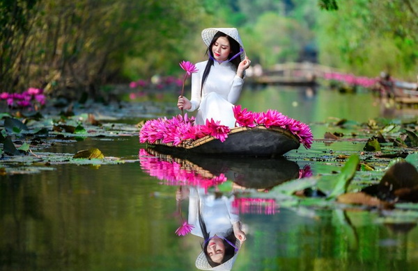 Lê Nguyệt Anh, Photographer: Lê Xuân Bách