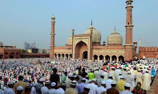 Eid Mubarak crowd at Edgah