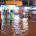 Pengendara Terjebak Banjir, Sekda Andree Algamar Sigap Membantu