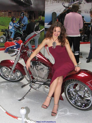 Download this Bike Show Babes picture