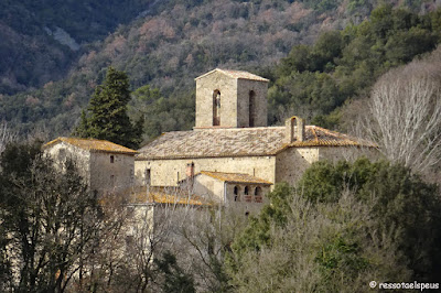 El volcà de la Banya del Boc i Rocacorba des de la vall de Llémena