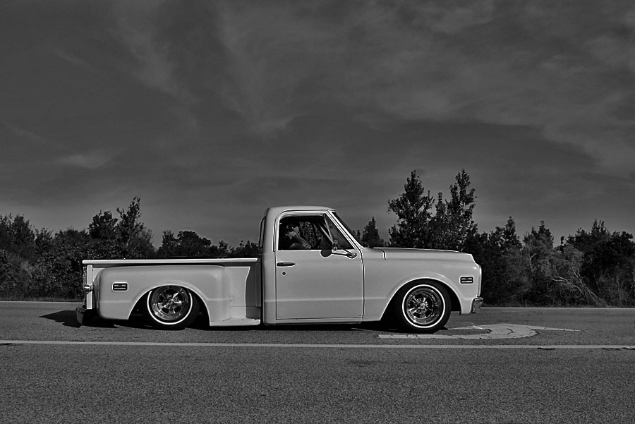 Saw this cool Chevy truck on the way to the Billetproof Drags 2009 in