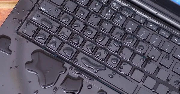 laptop terkena air