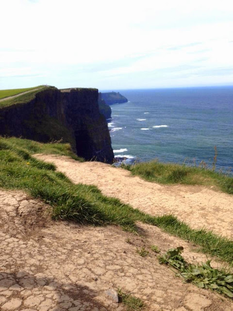 La région du Burren et les falaises de Moher Irlande