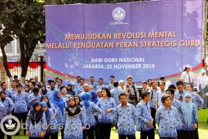 PEMERINTAH AKAN MENETAPKAN UPAH MINIMUM BAGI GURU HONORER 