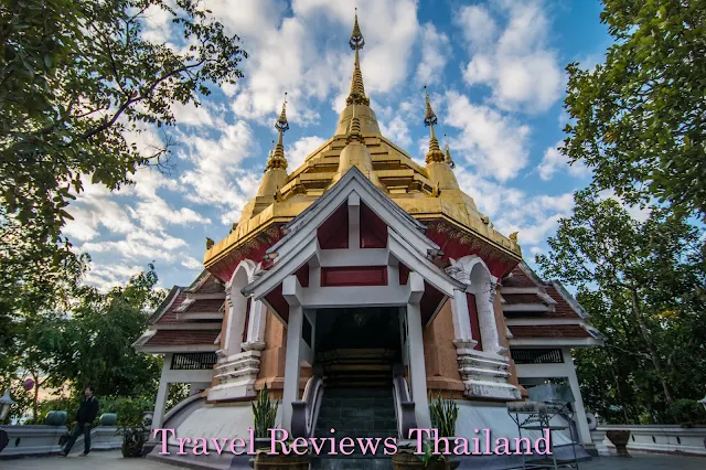 เที่ยววัดพระบาทปู่ผาแดง