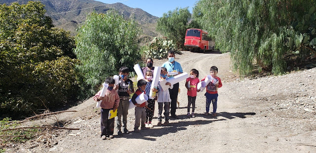 Auch hier strahlende Kinder und Lehrer