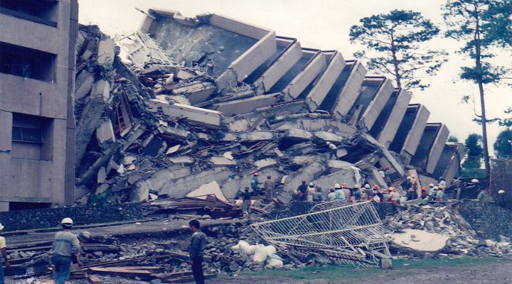 Hyatt Terraces Baguio Hotel collapsed due to the 1990 Luzon earthquake