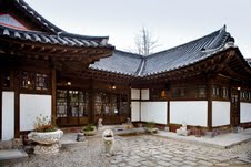 Stay with Koreastay and Win a Great Prize!