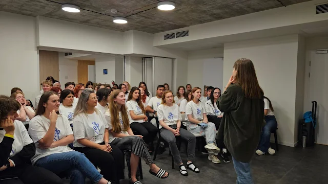 Proiectul „Digital Works for Youth”: Oportunități gratuite pentru integrarea tinerilor pe piața muncii