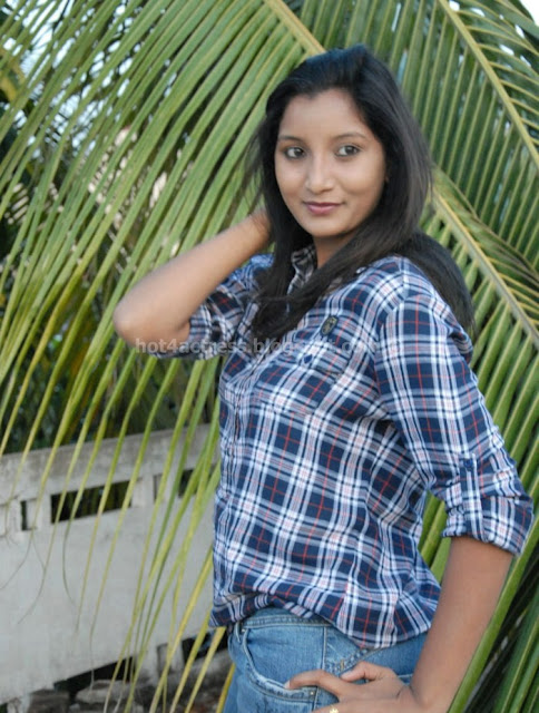Telugu Actress Vinisha latest photoshoot