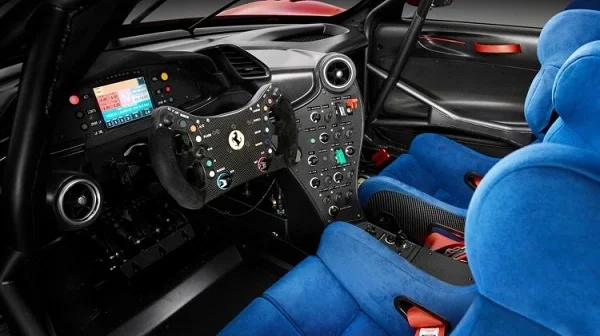 Interior Ferrari P80/C