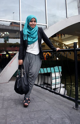 Aishah Amin : The Hijab Diaries-Saturday